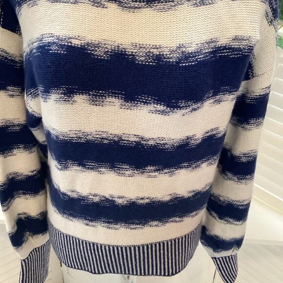 HAPPY SHEEP BLUE/WHITE NWT SWEATER SIZE XS (OVERSIZED) 20 INCH PIT TO PIT 1218 - Picture 3 of 7